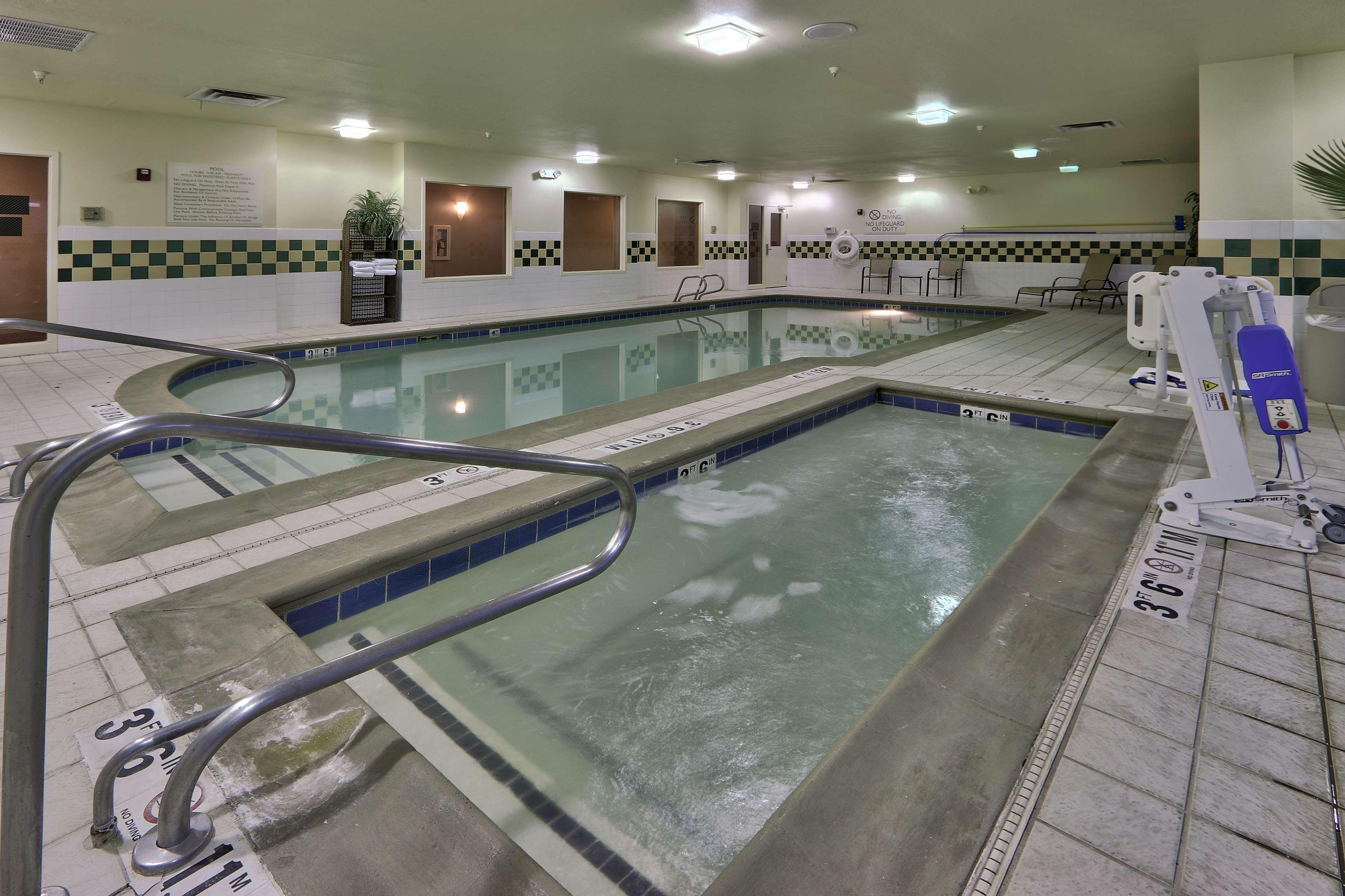Hilton Garden Inn Albuquerque Airport Exterior photo