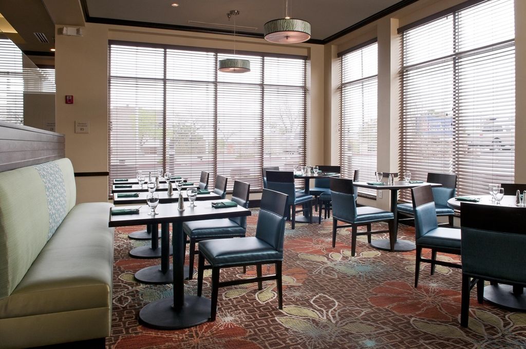 Hilton Garden Inn Albuquerque Airport Restaurant photo